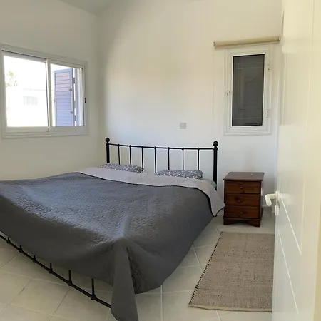 Dom wakacyjny 3 Bedroom House Regina Gardens Pafos